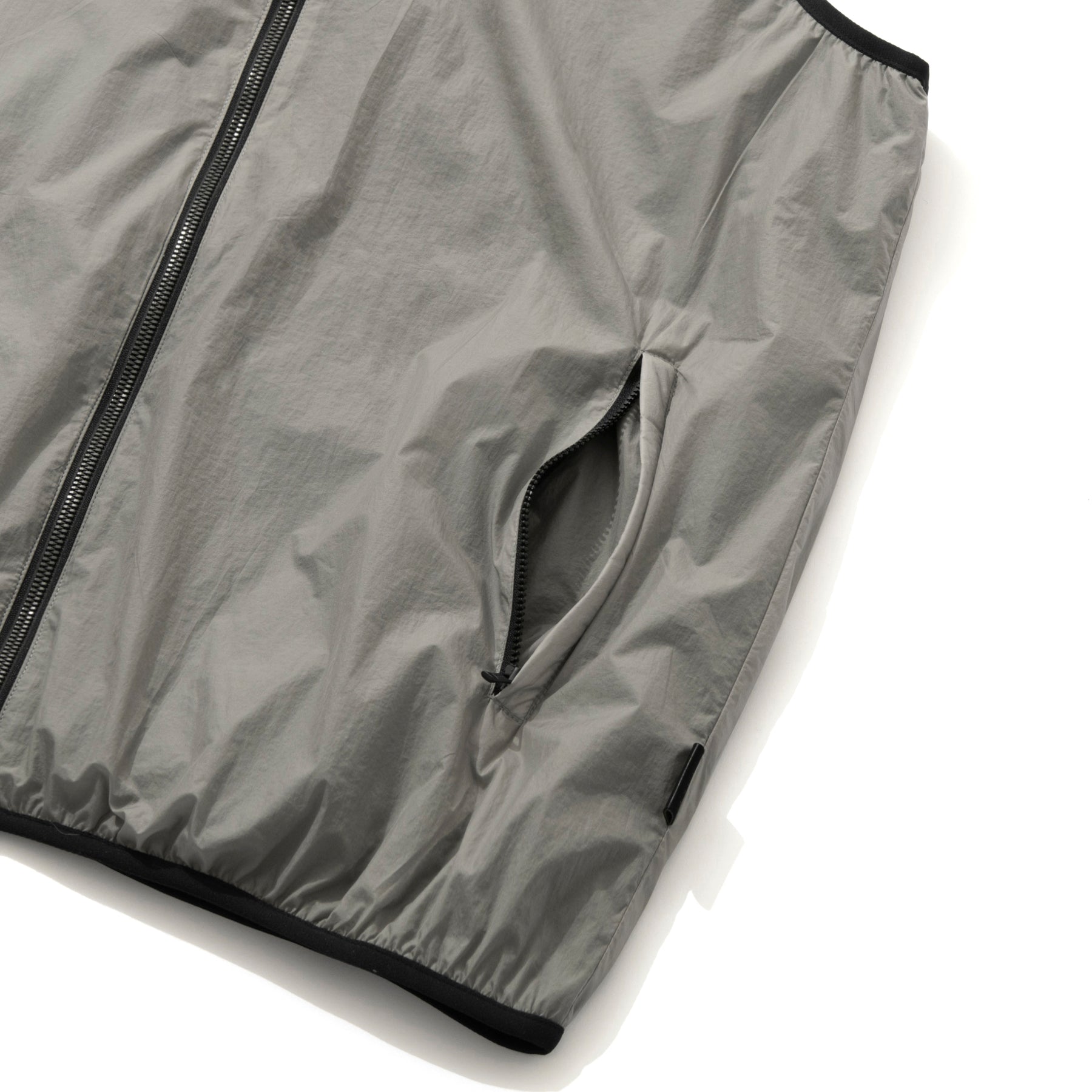 UT-M5A1b | Essential Feather Light Vest 60432