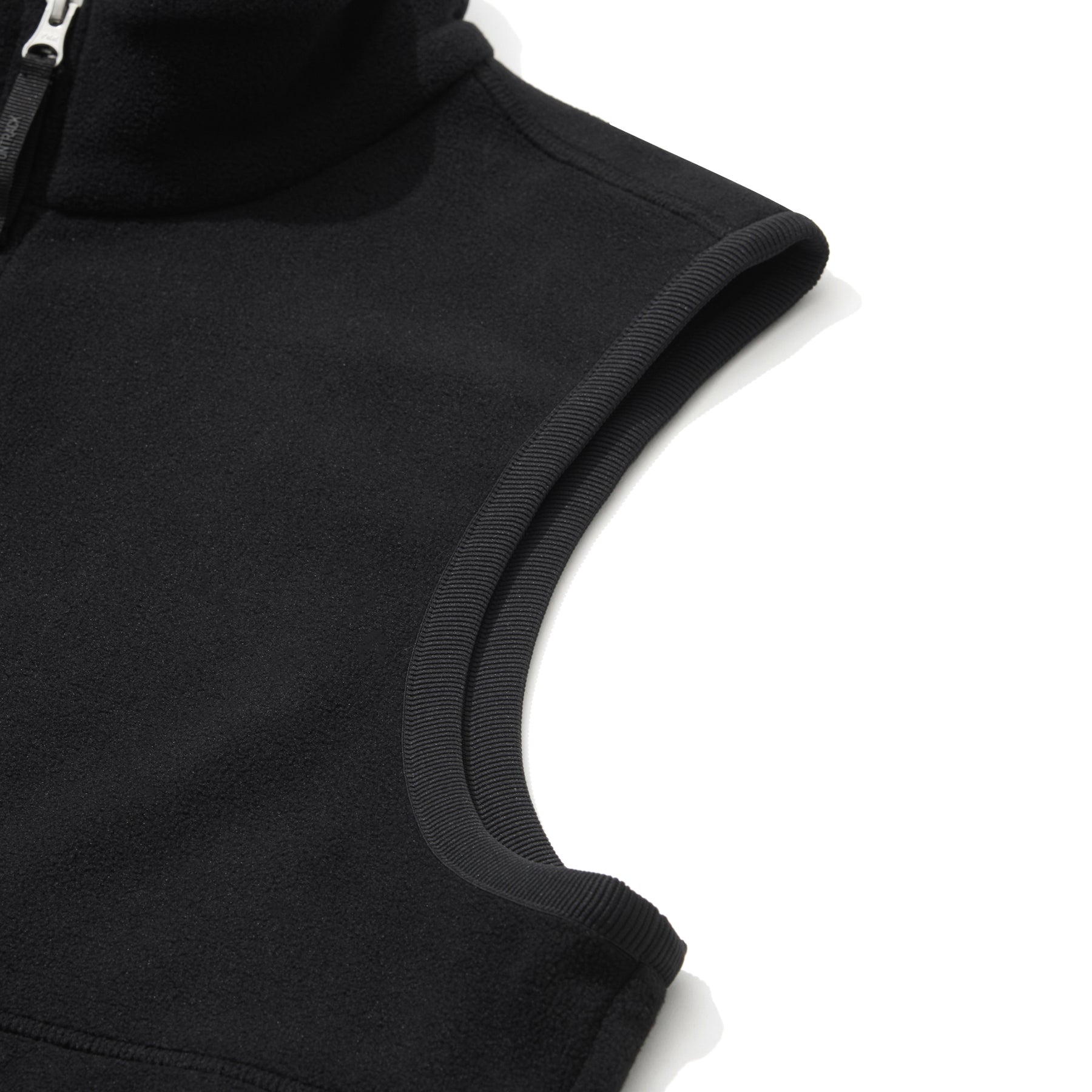 UT-M6A3b | Essential Fleece Vest 60575