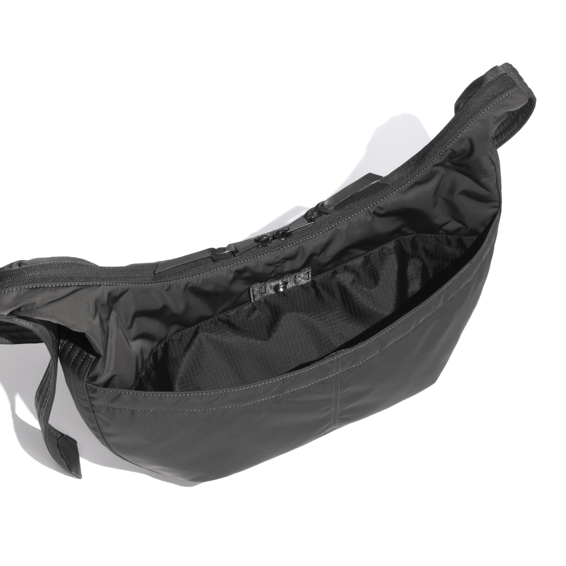 CITY / DS | Crescent Bag 60611