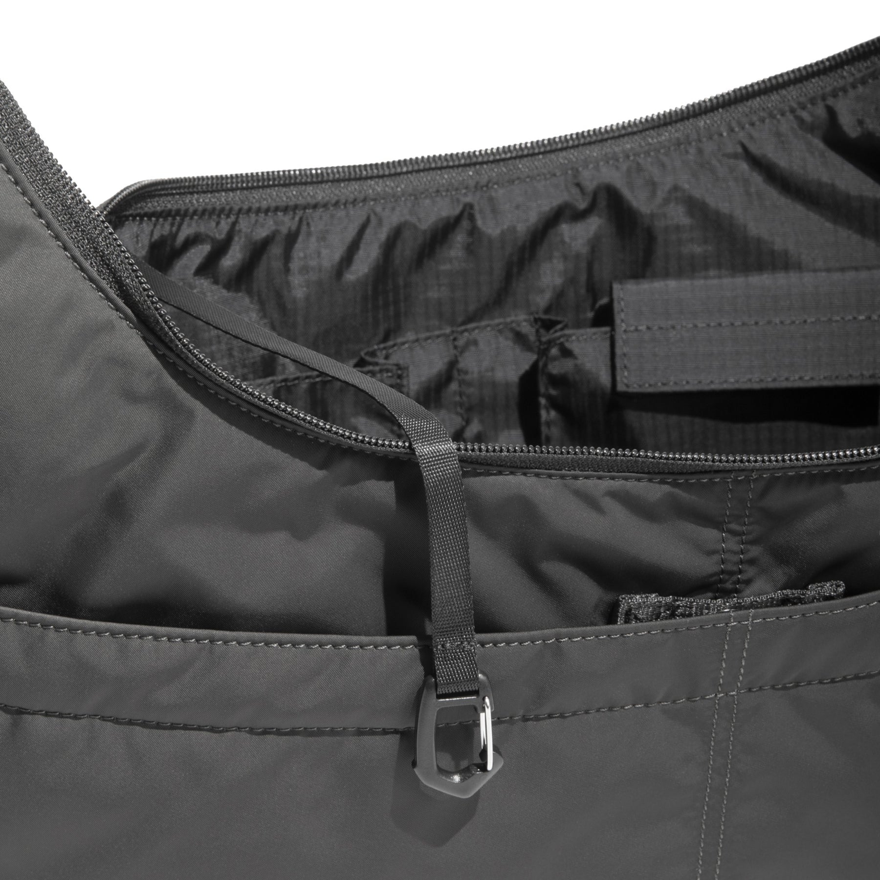 CITY / DS | Crescent Bag 60611