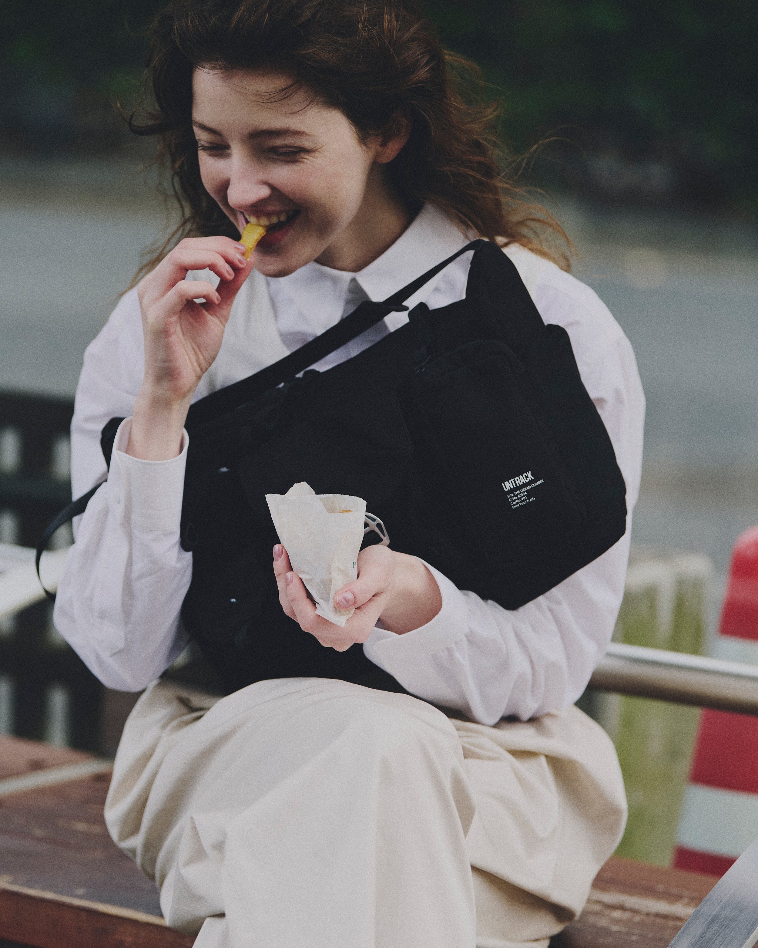 LOOK– UNTRACK